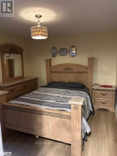 252 Swiss Meadows Boulevard, Blue Mountains (Blue Mountain Resort Area), ON - Indoor Photo Showing Bedroom