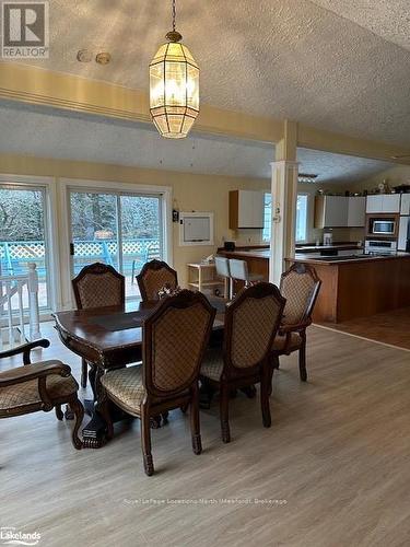 252 Swiss Meadows Boulevard, Blue Mountains (Blue Mountain Resort Area), ON - Indoor Photo Showing Dining Room