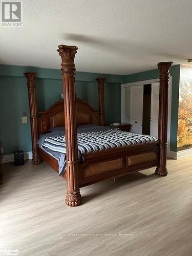 252 Swiss Meadows Boulevard, Blue Mountains (Blue Mountain Resort Area), ON - Indoor Photo Showing Bedroom