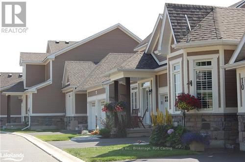 14 Leeds Court, Bracebridge (Monck (Bracebridge)), ON - Outdoor With Facade