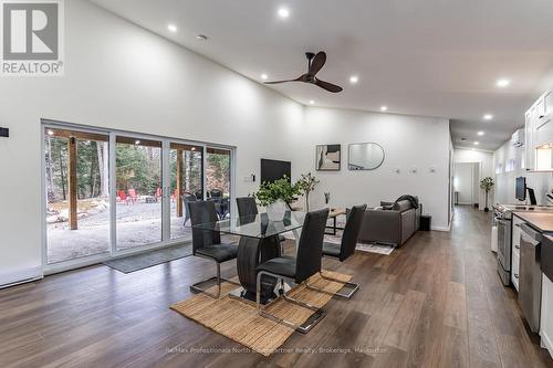 1323 Basshaunt Lake Rd, Dysart Et Al, ON - Indoor Photo Showing Dining Room