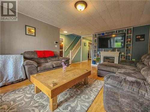 31 Clarinda Street, South Bruce, ON - Indoor Photo Showing Living Room With Fireplace