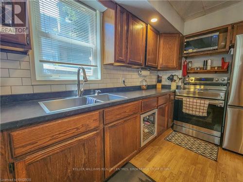 31 Clarinda Street, South Bruce, ON - Indoor Photo Showing Kitchen With Double Sink