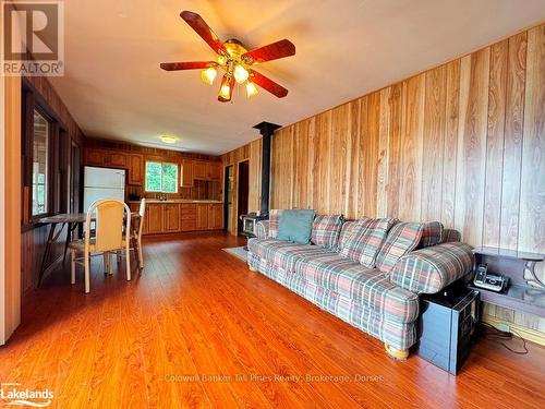 2108 Brady Lake Road, Minden Hills, ON - Indoor Photo Showing Living Room