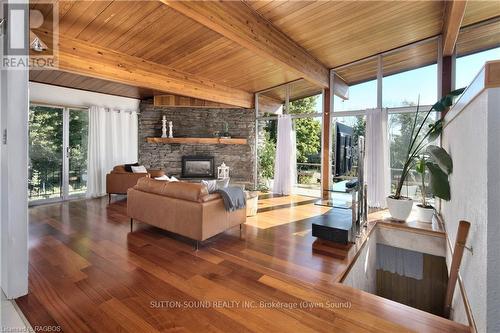 505424 Grey Road 1, Georgian Bluffs, ON - Indoor Photo Showing Living Room With Fireplace