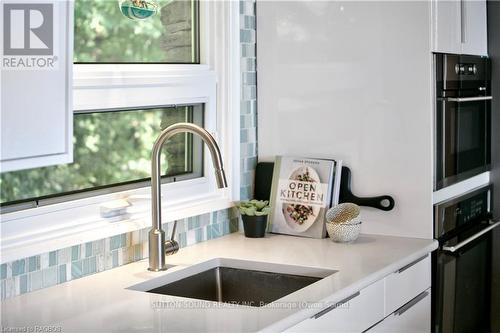 505424 Grey Road 1, Georgian Bluffs, ON - Indoor Photo Showing Kitchen