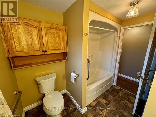 304 - 203 Mcnabb Street, Brockton, ON - Indoor Photo Showing Bathroom