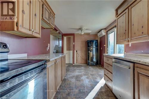 72 Hamilton Street, Arran-Elderslie (Arran Elderslie), ON - Indoor Photo Showing Kitchen