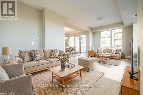 801 - 73 Arthur Street S, Guelph (Two Rivers), ON - Indoor Photo Showing Living Room