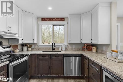 4027 Glen Cedar Drive, Ramara, ON - Indoor Photo Showing Kitchen