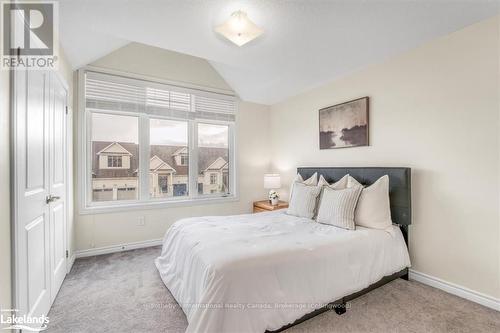 141 Allegra Drive, Wasaga Beach, ON - Indoor Photo Showing Bedroom