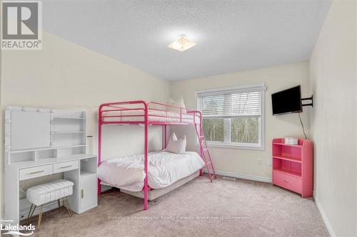 141 Allegra Drive, Wasaga Beach, ON - Indoor Photo Showing Bedroom