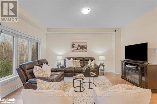 141 Allegra Drive, Wasaga Beach, ON - Indoor Photo Showing Living Room