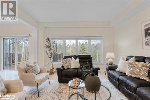 141 Allegra Drive, Wasaga Beach, ON - Indoor Photo Showing Living Room