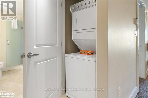 5202/5204 - 9 Harbour Street E, Collingwood, ON - Indoor Photo Showing Laundry Room