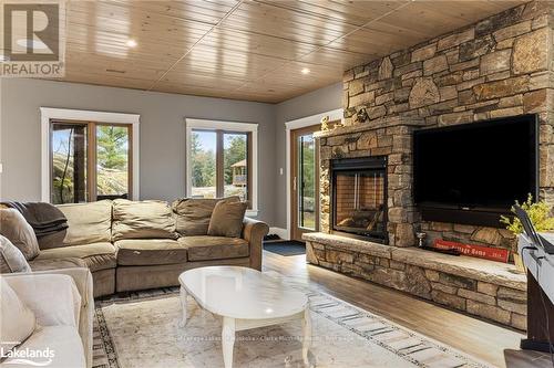 3298 Seydel Lane Lane, Severn, ON - Indoor Photo Showing Living Room With Fireplace