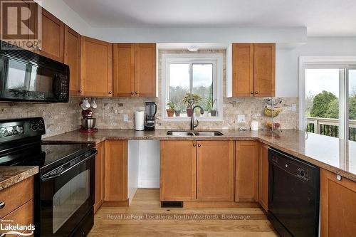 194 Centre Street, Meaford, ON - Indoor Photo Showing Kitchen With Double Sink