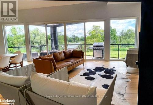 133 Young Drive, Grey Highlands, ON - Indoor Photo Showing Living Room