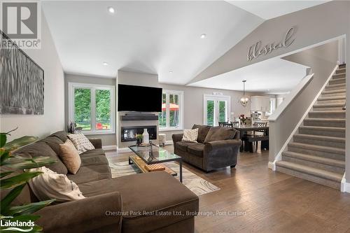 18 Macarthur Drive, Bracebridge (Monck (Bracebridge)), ON - Indoor Photo Showing Living Room With Fireplace