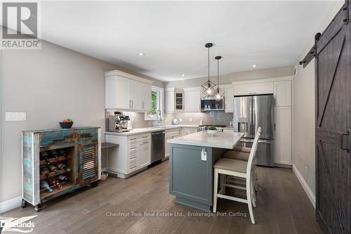 18 Macarthur Drive, Bracebridge (Monck (Bracebridge)), ON - Indoor Photo Showing Kitchen With Stainless Steel Kitchen With Upgraded Kitchen