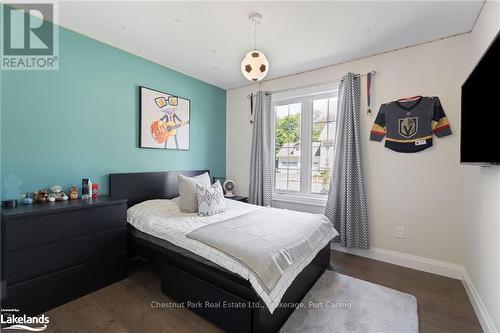 18 Macarthur Drive, Bracebridge (Monck (Bracebridge)), ON - Indoor Photo Showing Bedroom