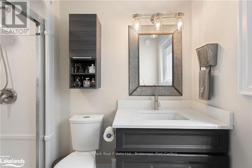 18 Macarthur Drive, Bracebridge (Monck (Bracebridge)), ON - Indoor Photo Showing Bathroom