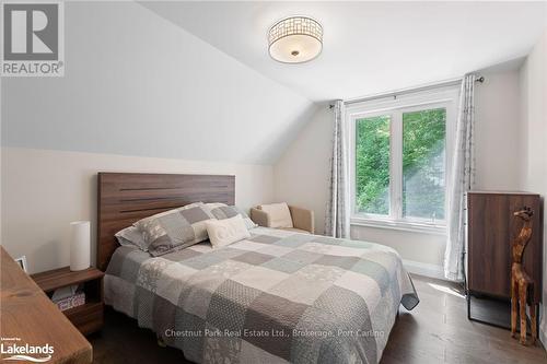 18 Macarthur Drive, Bracebridge (Monck (Bracebridge)), ON - Indoor Photo Showing Bedroom