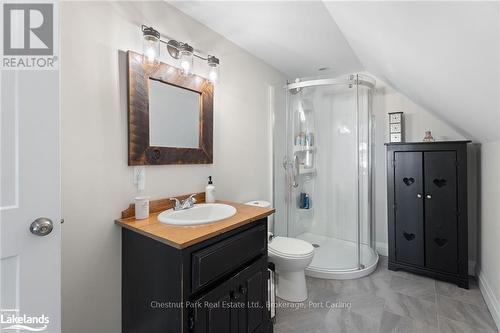 18 Macarthur Drive, Bracebridge (Monck (Bracebridge)), ON - Indoor Photo Showing Bathroom