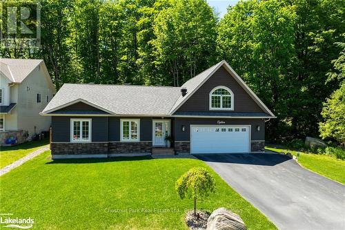 18 Macarthur Drive, Bracebridge (Monck (Bracebridge)), ON - Outdoor With Facade