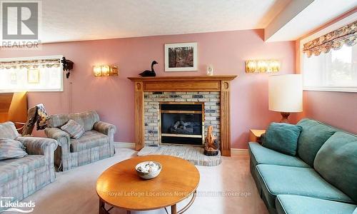 7 Country Crescent, Meaford, ON - Indoor Photo Showing Living Room With Fireplace