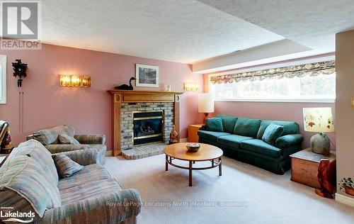 7 Country Crescent, Meaford, ON - Indoor Photo Showing Living Room With Fireplace