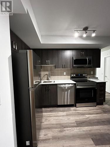 1005 - 1435 Celebration Drive, Pickering, ON - Indoor Photo Showing Kitchen