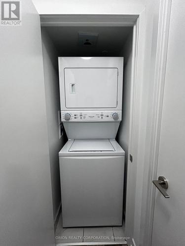 1005 - 1435 Celebration Drive, Pickering, ON - Indoor Photo Showing Laundry Room