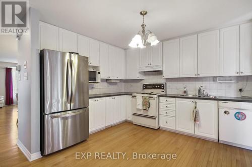 618 Beatrice Drive, Ottawa, ON - Indoor Photo Showing Kitchen With Double Sink