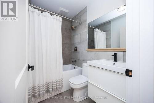 1343 Leaside Avenue N, Ottawa, ON - Indoor Photo Showing Bathroom