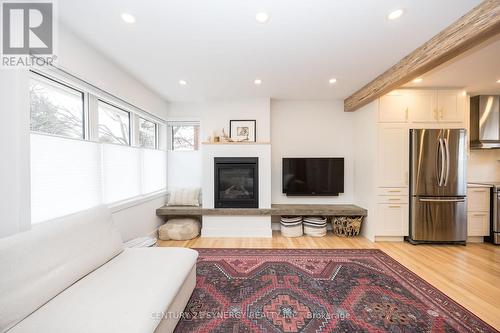 1343 Leaside Avenue N, Ottawa, ON - Indoor With Fireplace