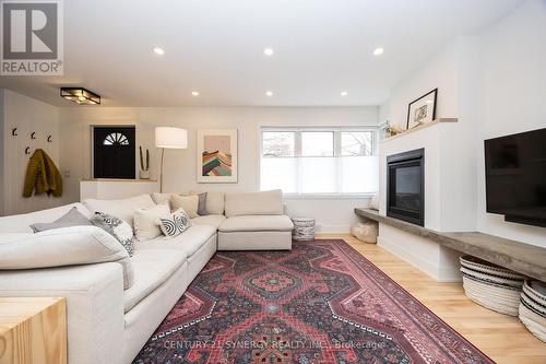 1343 Leaside Avenue N, Ottawa, ON - Indoor Photo Showing Living Room With Fireplace