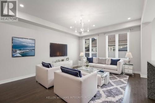 191 Equitation Circle, Ottawa, ON - Indoor Photo Showing Living Room