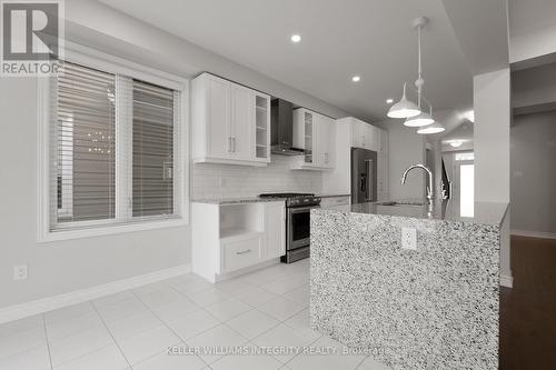 191 Equitation Circle, Ottawa, ON - Indoor Photo Showing Kitchen With Upgraded Kitchen