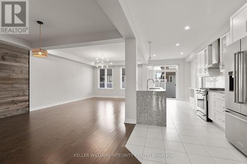 191 Equitation Circle, Ottawa, ON - Indoor Photo Showing Kitchen With Upgraded Kitchen