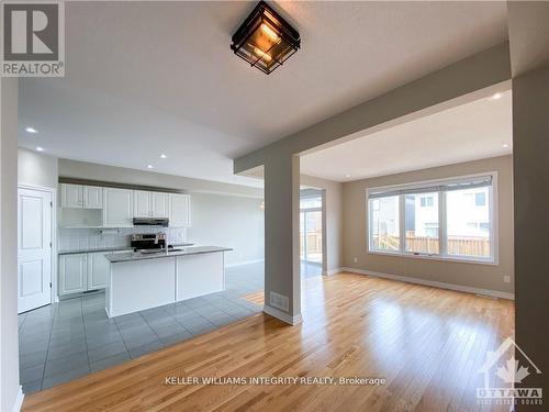 101 Westover Crescent, Ottawa, ON - Indoor Photo Showing Kitchen