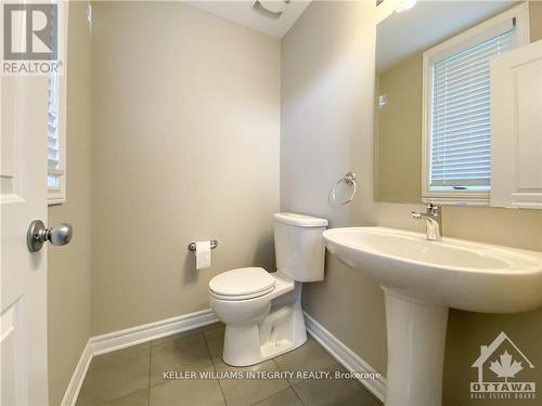 101 Westover Crescent, Ottawa, ON - Indoor Photo Showing Bathroom