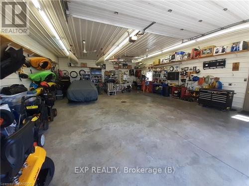 171 Ashgrove Lane, Meaford, ON - Indoor Photo Showing Garage