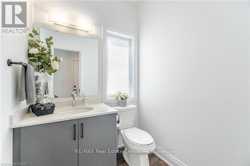 43 Ferris Circle, Guelph (Hanlon Industrial), ON - Indoor Photo Showing Bathroom