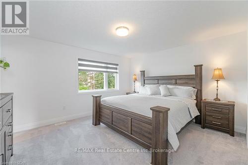 43 Ferris Circle, Guelph (Hanlon Industrial), ON - Indoor Photo Showing Bedroom