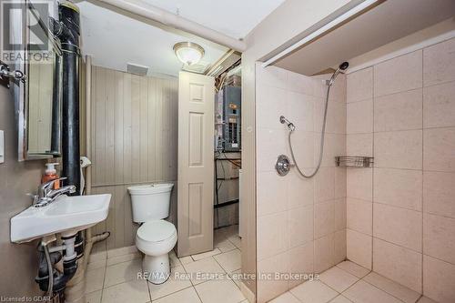 C28 - 427 Victoria Road N, Guelph (Brant), ON - Indoor Photo Showing Bathroom