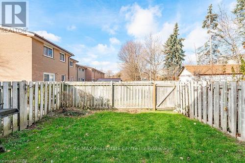 C28 - 427 Victoria Road N, Guelph (Brant), ON - Outdoor