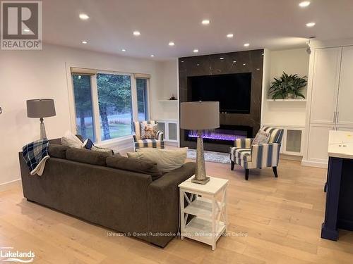 1235 Barkway Road, Gravenhurst (Ryde), ON - Indoor Photo Showing Living Room With Fireplace