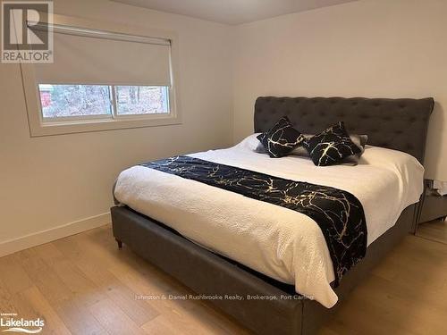 1235 Barkway Road, Gravenhurst (Ryde), ON - Indoor Photo Showing Bedroom