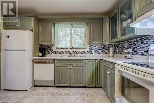 779923 Concession 2 Ncd, Georgian Bluffs, ON - Indoor Photo Showing Kitchen